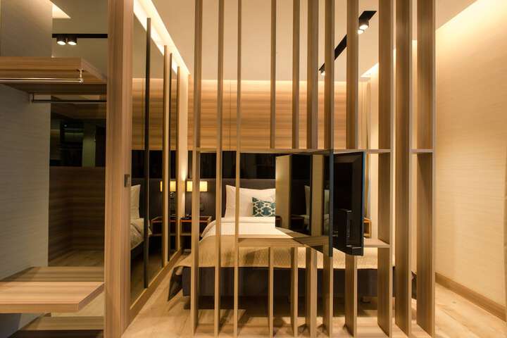 Room 38 of 62