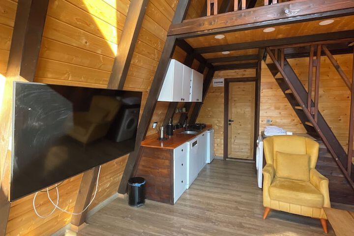 Room 14 of 34