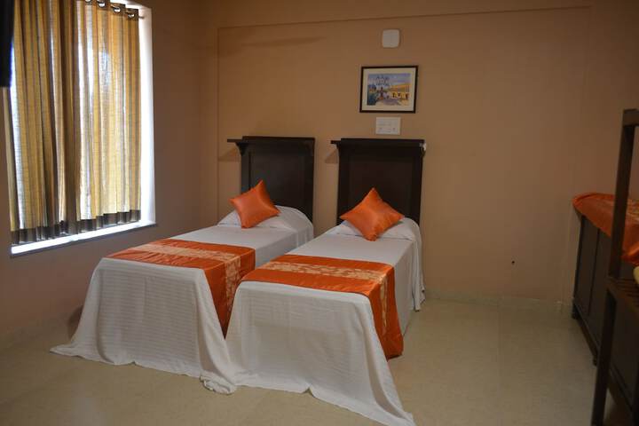 Room 8 of 37