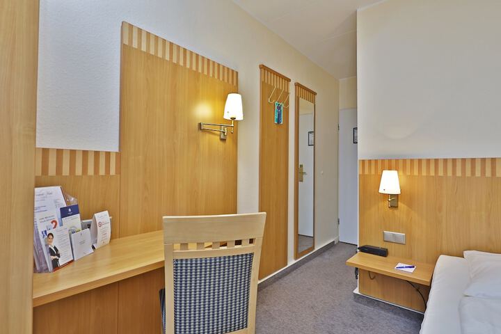 Room 6 of 41