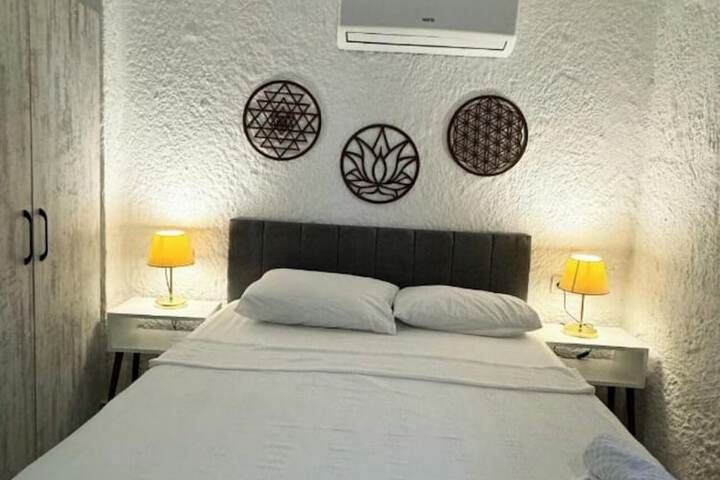 Room 8 of 19
