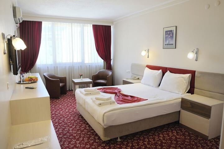 Room 7 of 42