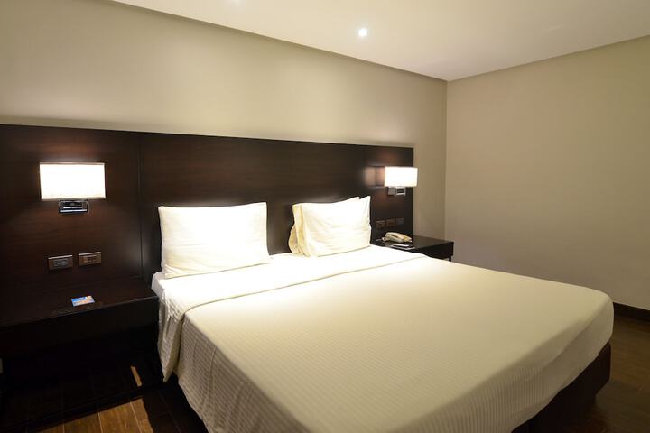 Room 12 of 68