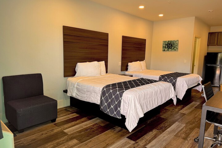 Room 4 of 15
