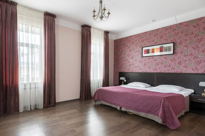 Room 10 of 65