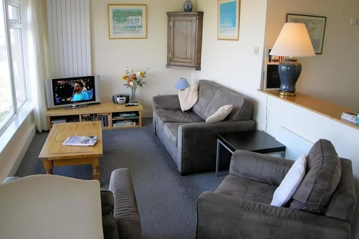 Room 2 of 13