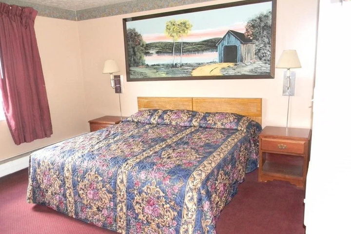 Room 3 of 8