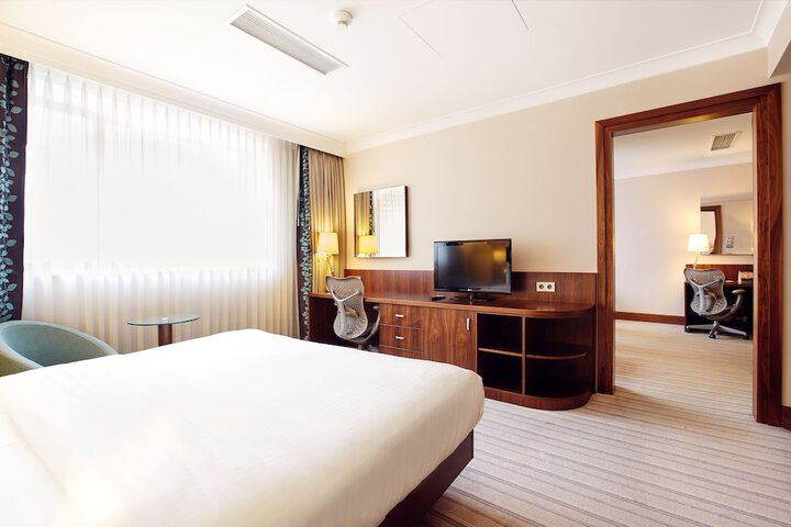 Room 15 of 49