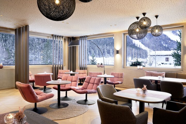 Hotel Interior 5 of 127