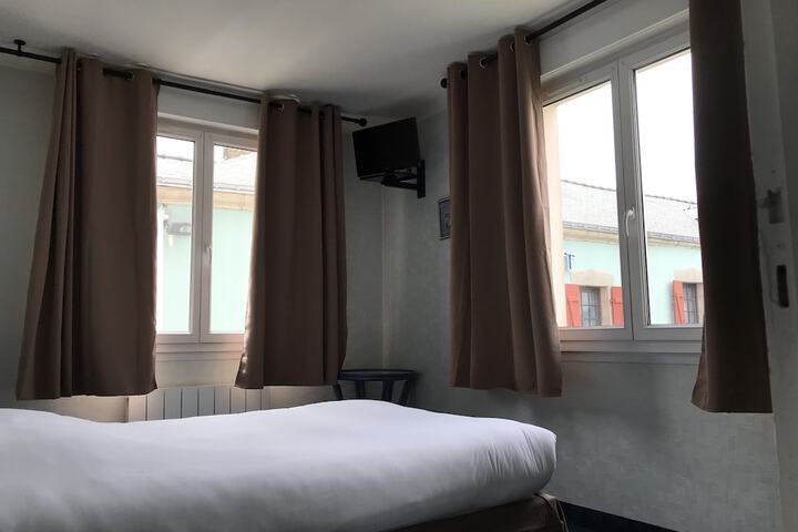 Room 2 of 34