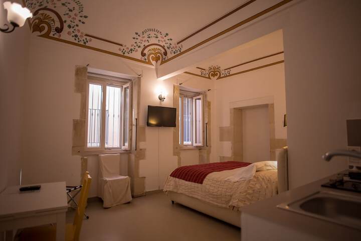 Room 27 of 113
