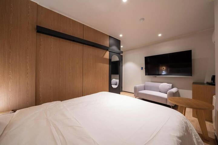 Room 20 of 31
