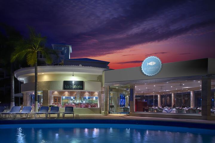 Pools & Facilities