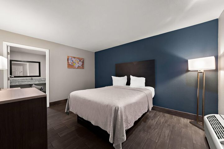 Room 9 of 47