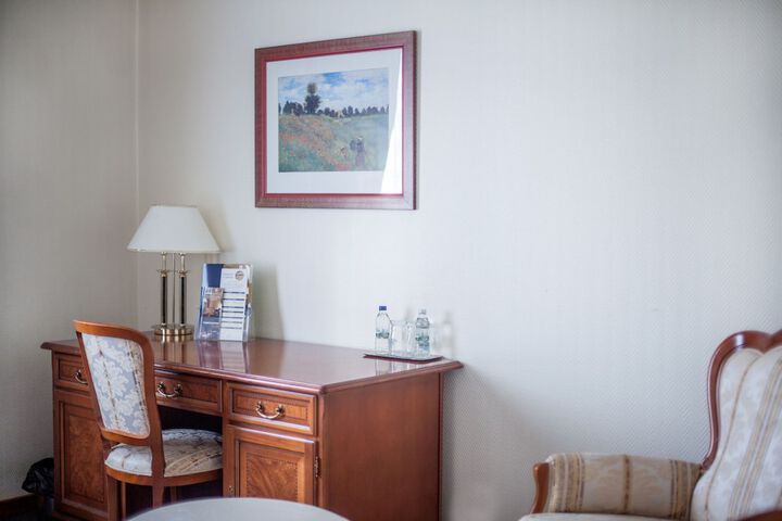 Room 76 of 108