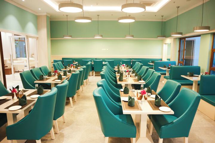 Dining 38 of 50