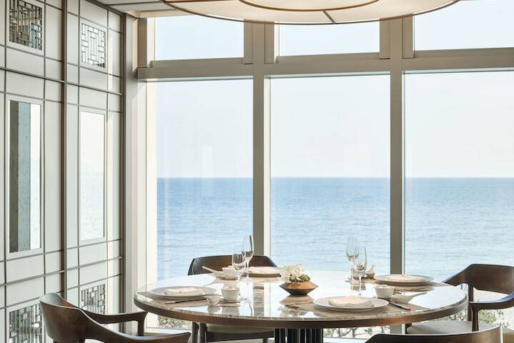 Dining 74 of 86