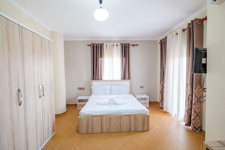 Room 19 of 77