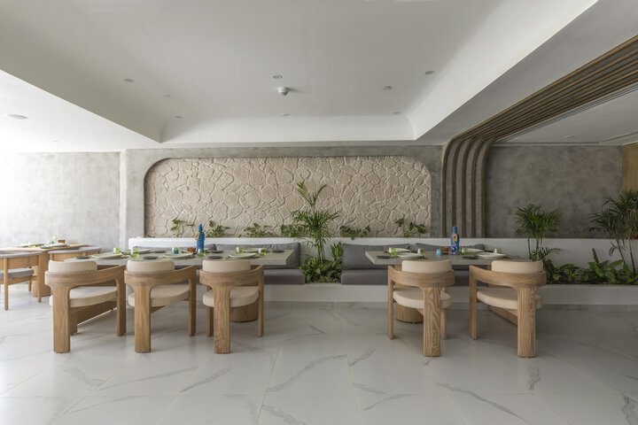 Dining 63 of 74