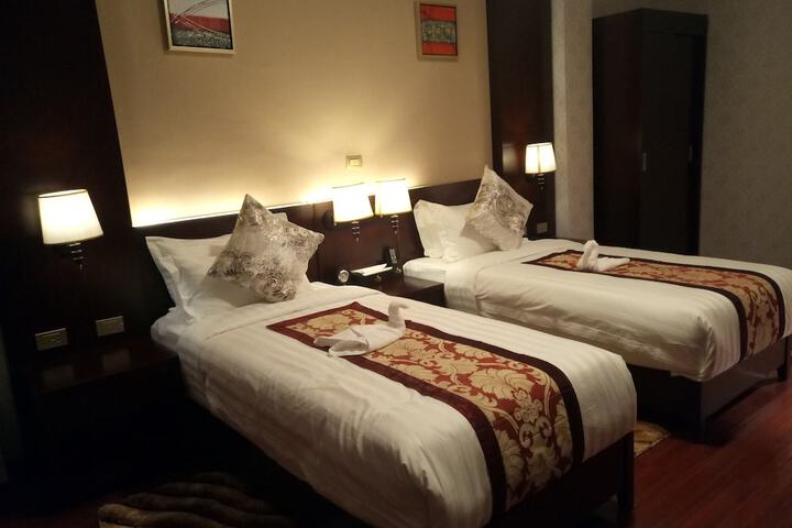 Room 11 of 34