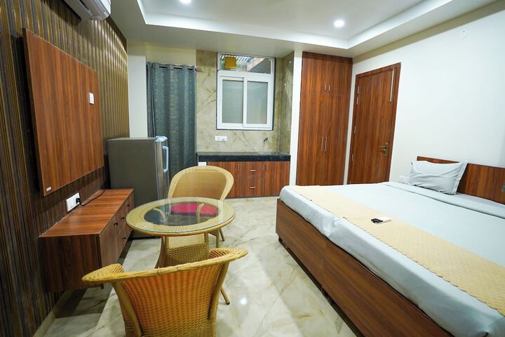 Room 34 of 77