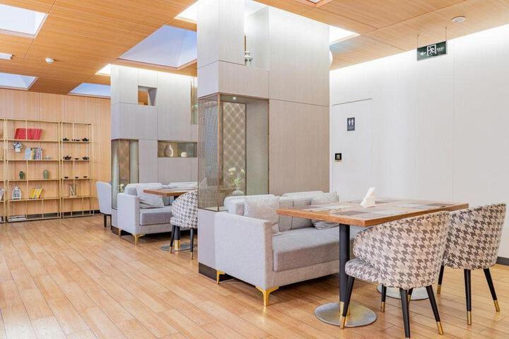 Orange Hotel