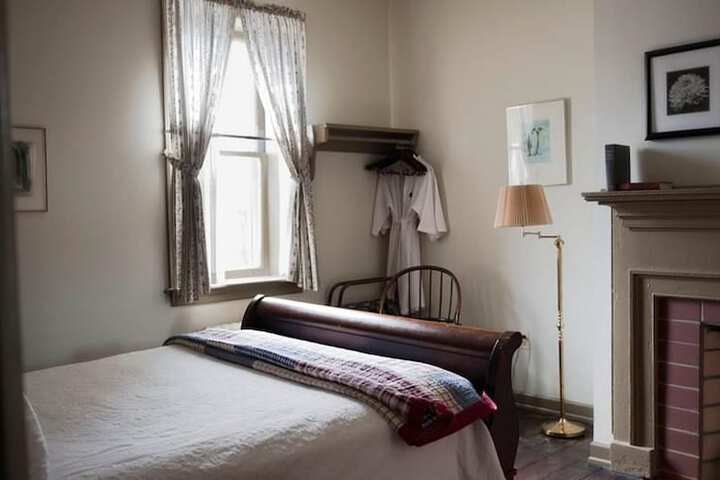 Room 19 of 65