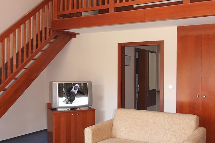Room 3 of 47