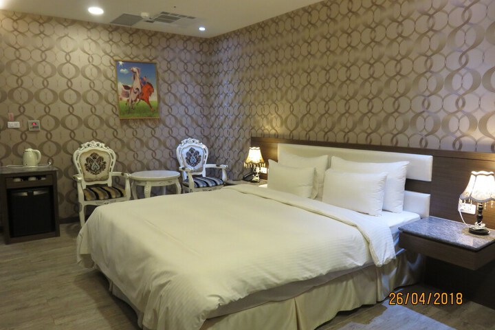 Room 6 of 57