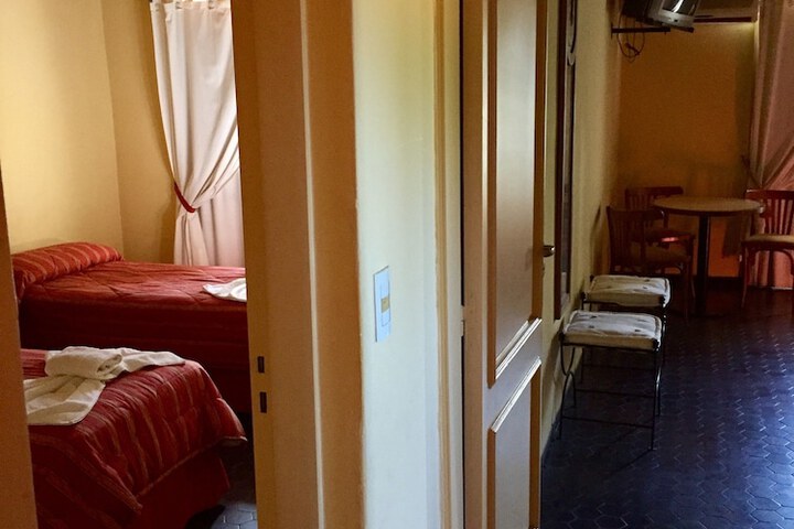 Room 6 of 22