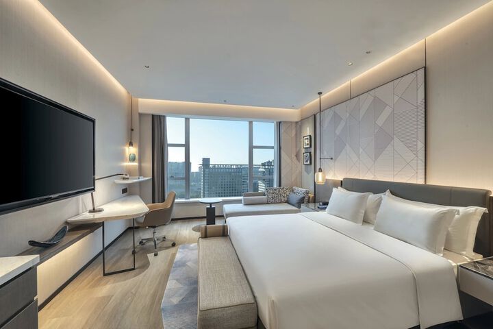 Room 4 of 72
