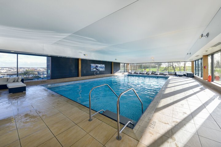 Pool Hotel