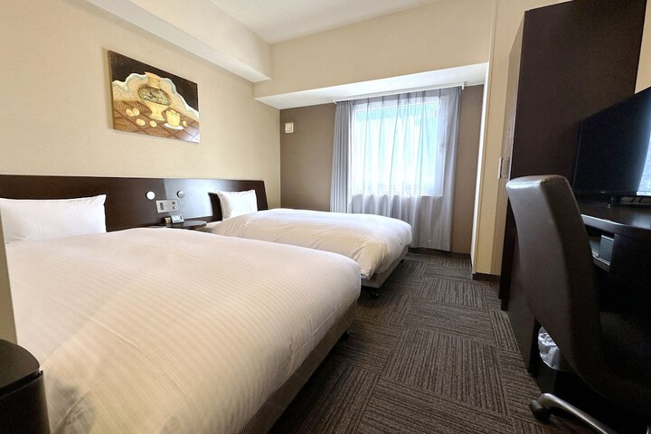 Room 6 of 36
