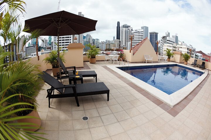 Pool Hotel