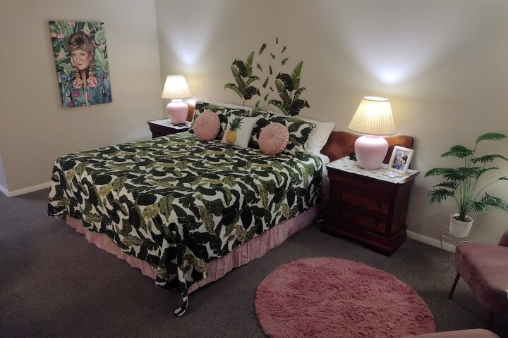 Luxury Room 1 King Bed Room 14 (6 of 21)