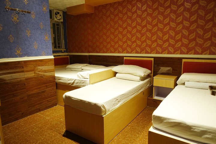 Room 17 of 34