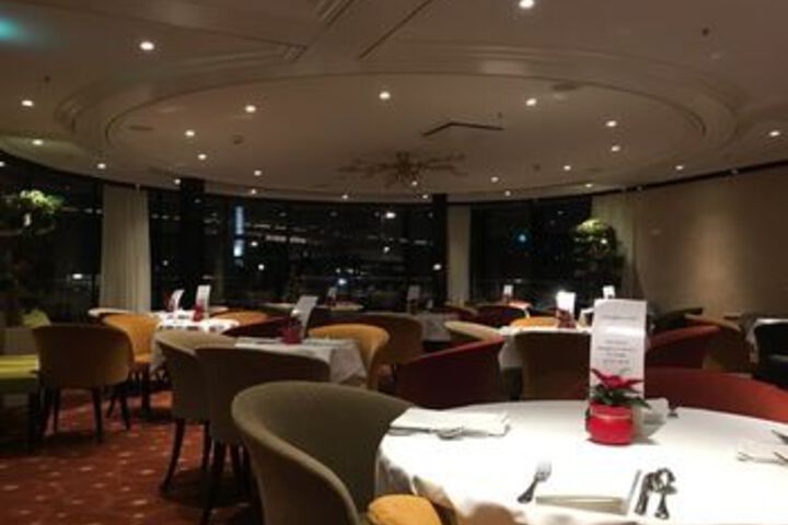 Lounge 66 of 80