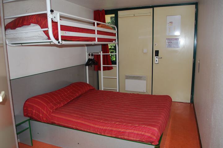 Room 14 of 36