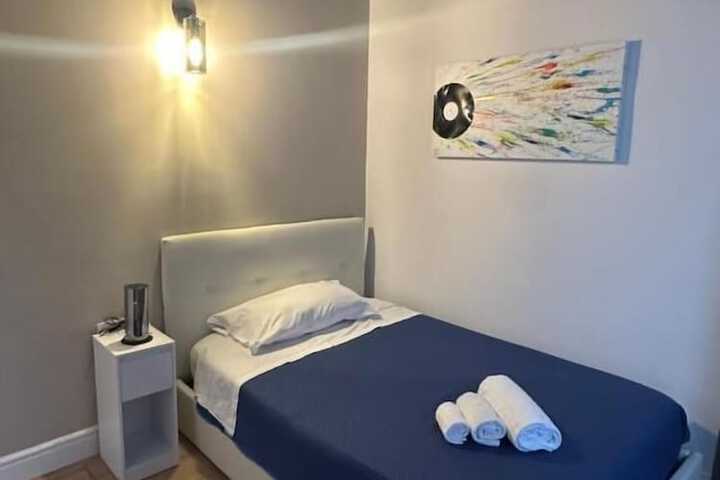 Room 20 of 37
