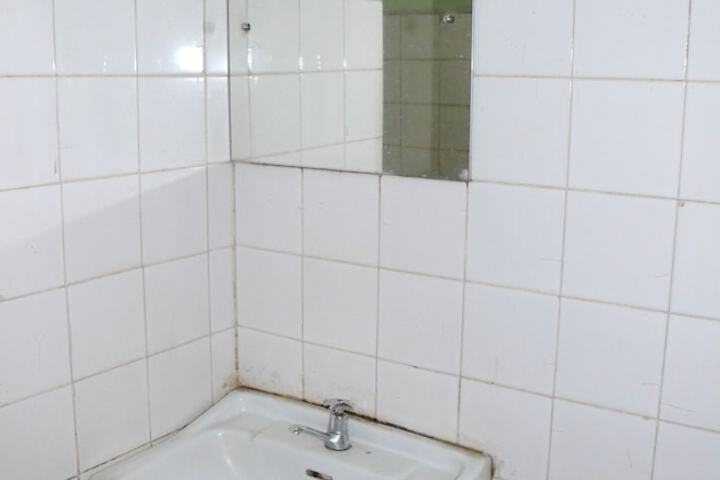 Room 16 of 35