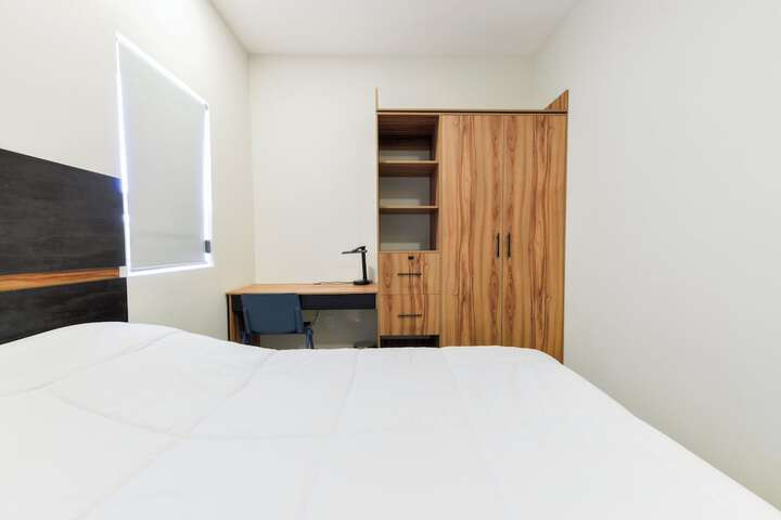 Room 35 of 228