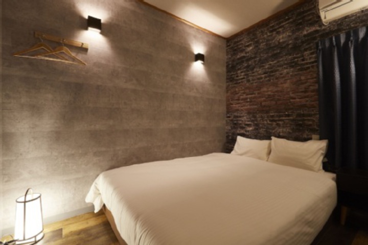 Room 215 of 288