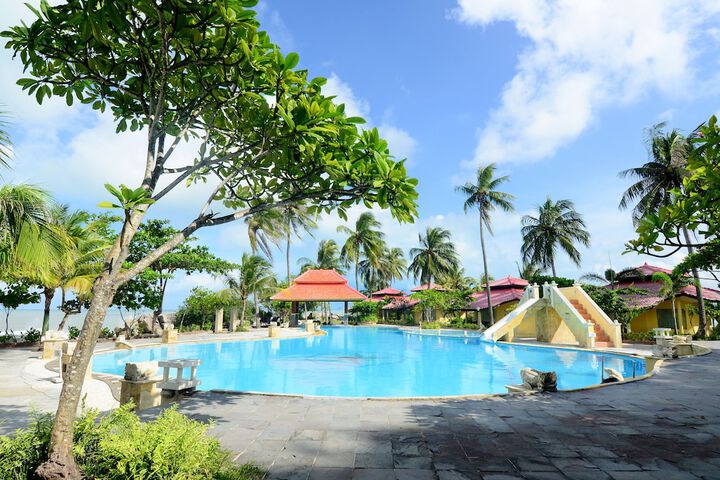 Pool Hotel