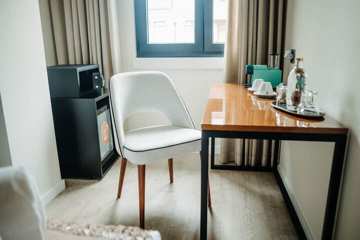 Room 52 of 164