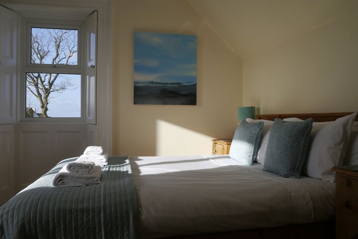 Room 8 of 28