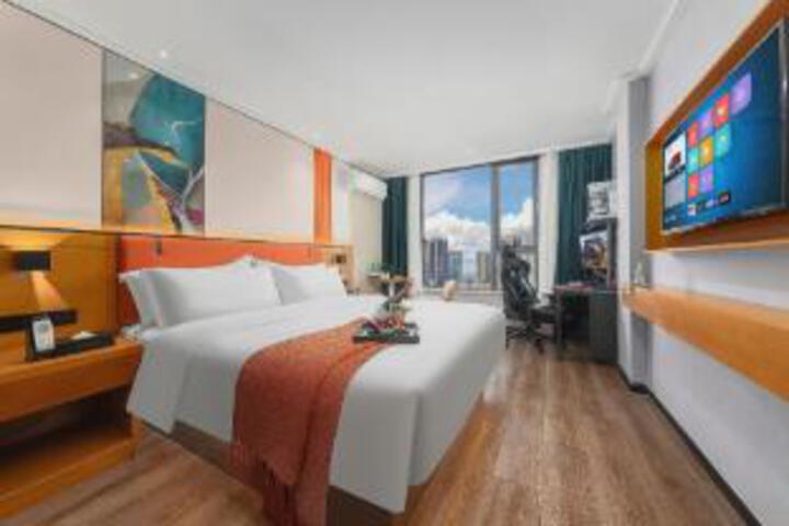 Room 13 of 15