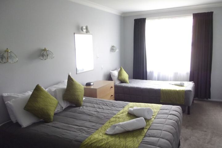Room 8 of 40