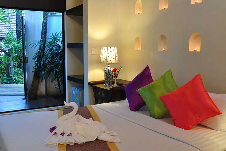 Room 4 of 34