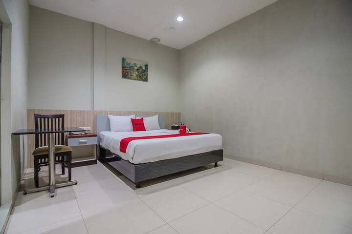 Room 12 of 17
