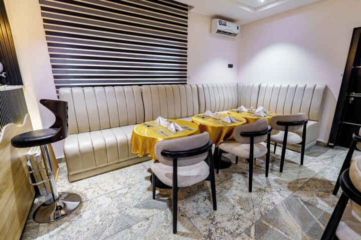 Dining 72 of 87